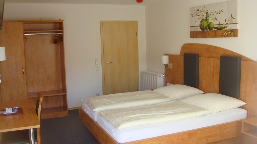Hotel Garni Hopfengold Wolnzach Exterior foto