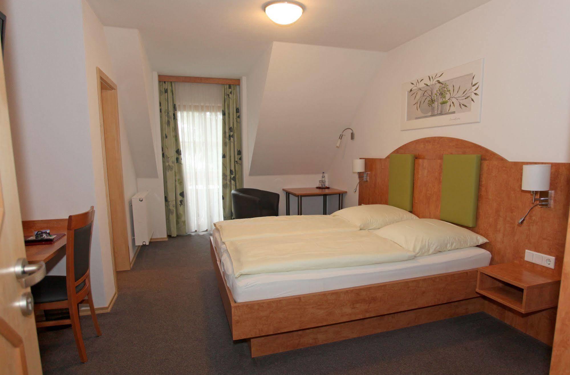 Hotel Garni Hopfengold Wolnzach Exterior foto