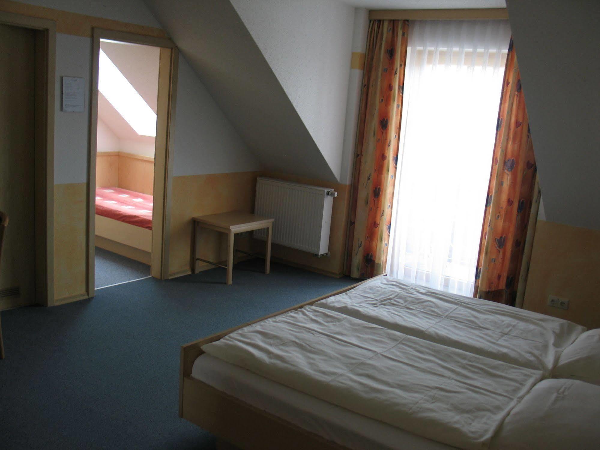 Hotel Garni Hopfengold Wolnzach Exterior foto