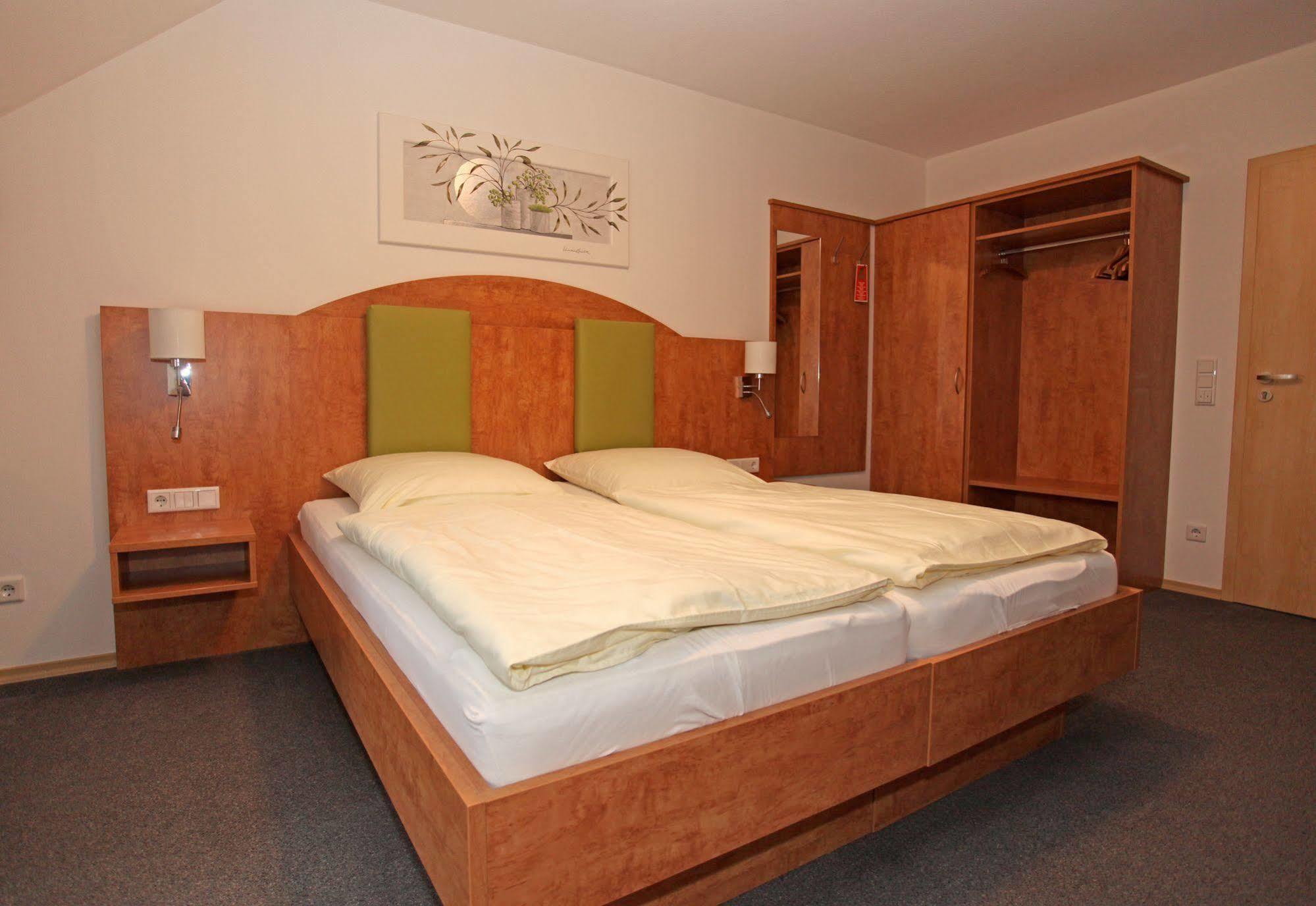 Hotel Garni Hopfengold Wolnzach Exterior foto